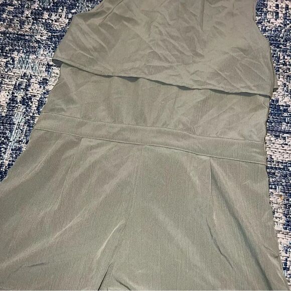 HYFVE Olive Sleeveless Belted Military Romper Size Medium - Picture 7 of 10